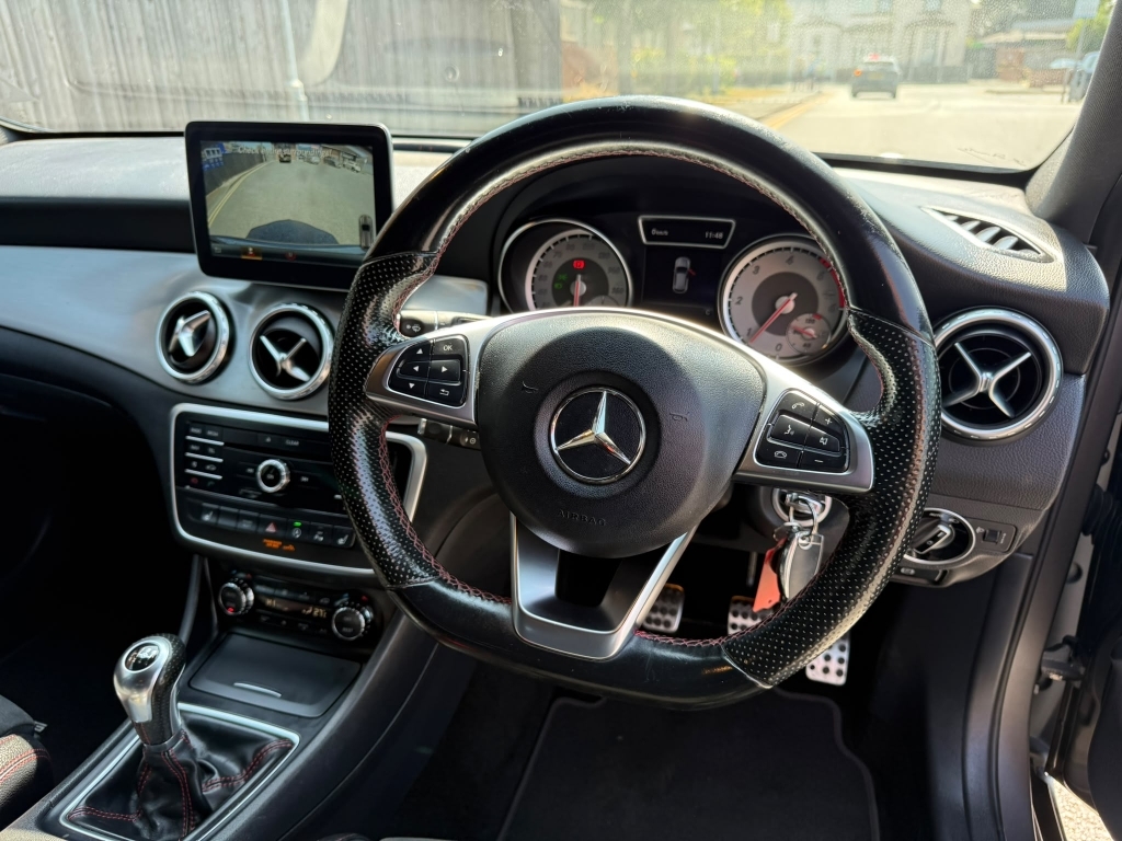 Mercedes-Benz GLA Class Suv Black #10