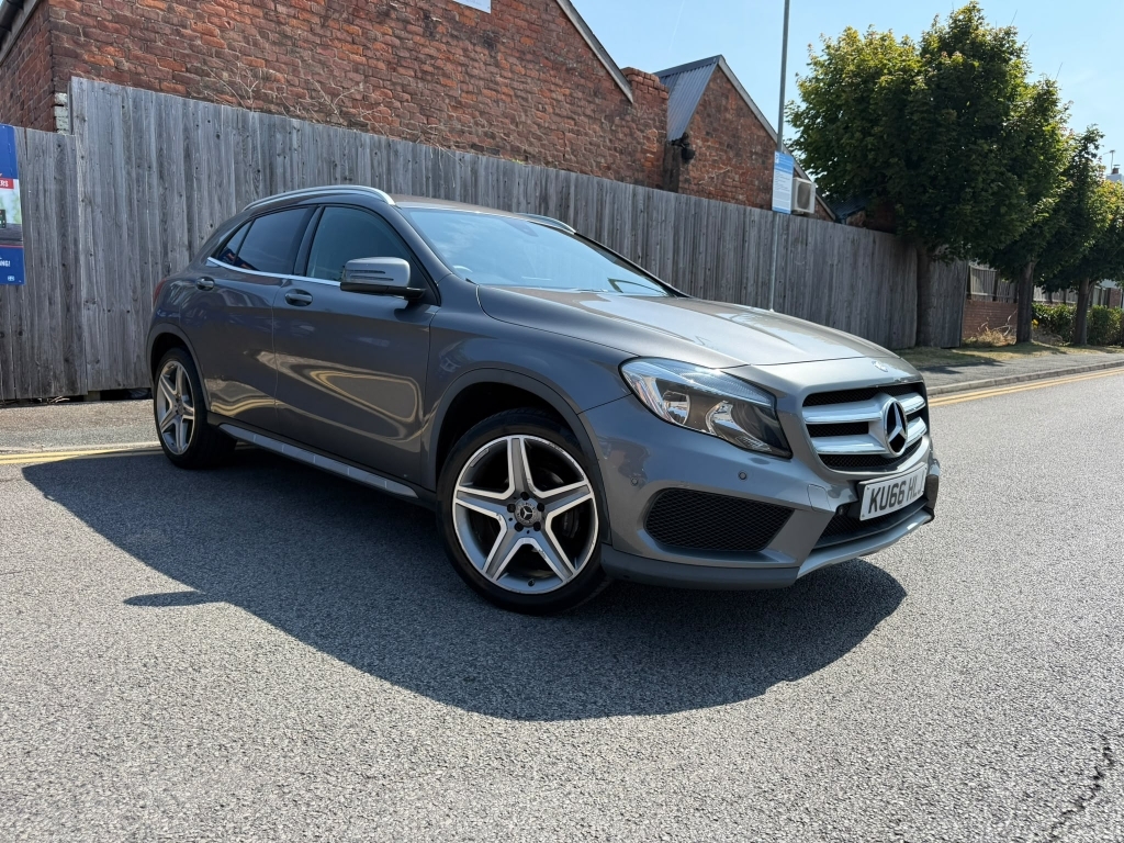Mercedes-Benz GLA Class Suv Black #1
