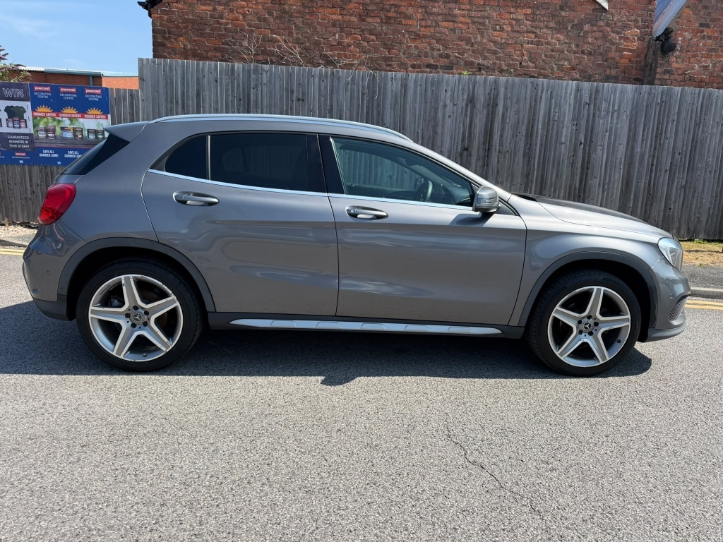 Mercedes-Benz GLA Class Suv Black #5