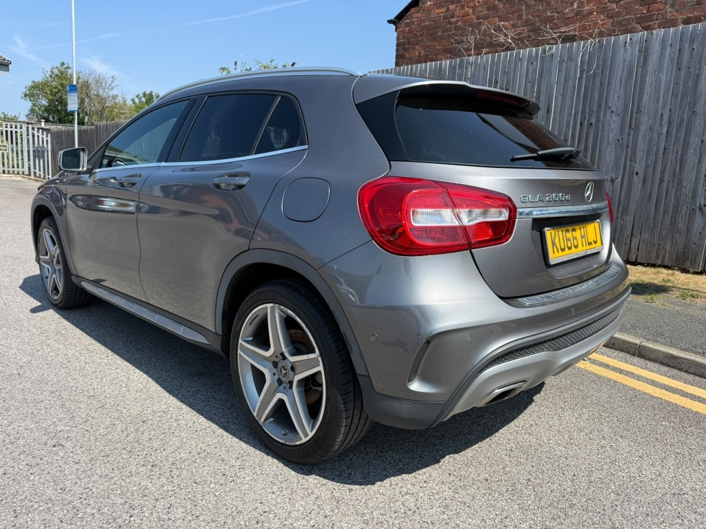 Mercedes-Benz GLA Class Suv Black #7