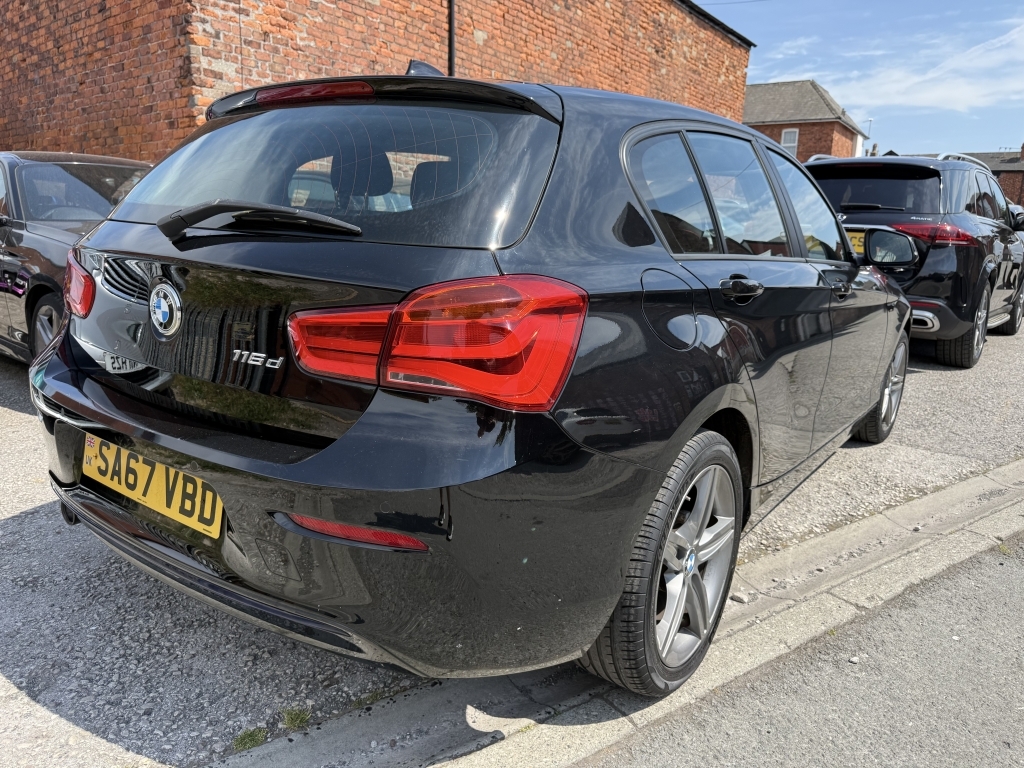 BMW 1 Series 1.5 116D Sport Black #2