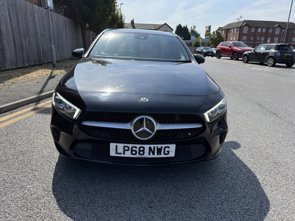Mercedes-Benz A Class 1.5 A 180 D Sport Black #3
