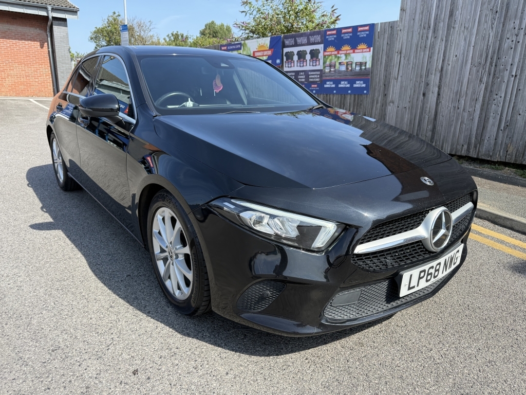 Mercedes-Benz A Class 1.5 A 180 D Sport Black #2