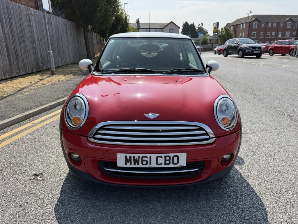 Mini Hatch 1.6 Cooper Red #3