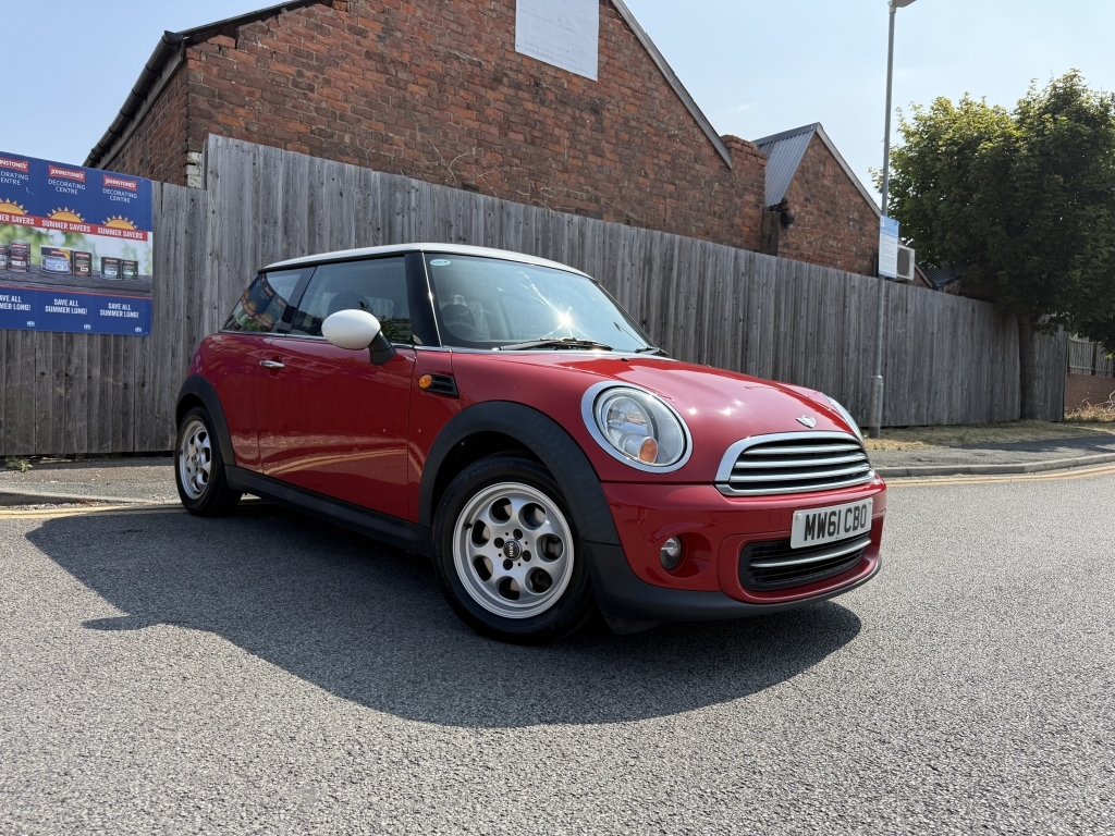 Mini Hatch 1.6 Cooper Red