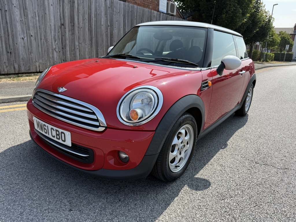 Mini Hatch 1.6 Cooper Red #4