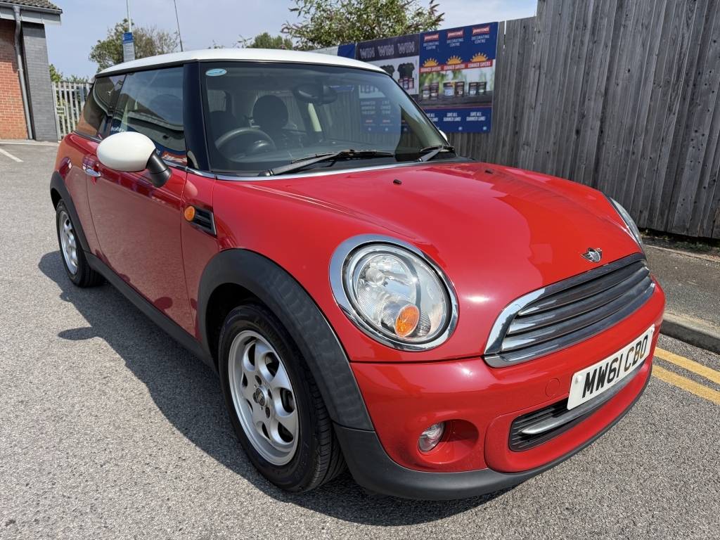 Mini Hatch 1.6 Cooper Red #2