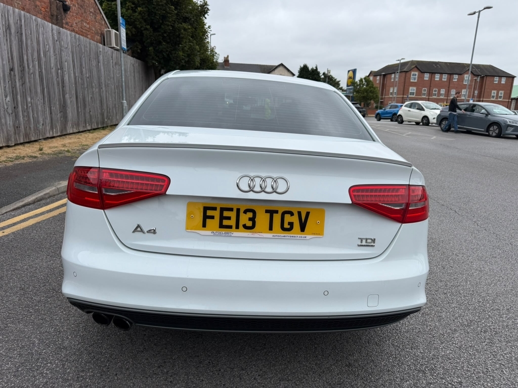 Audi A4 2.0 Tdi Quattro Black Edition White #6
