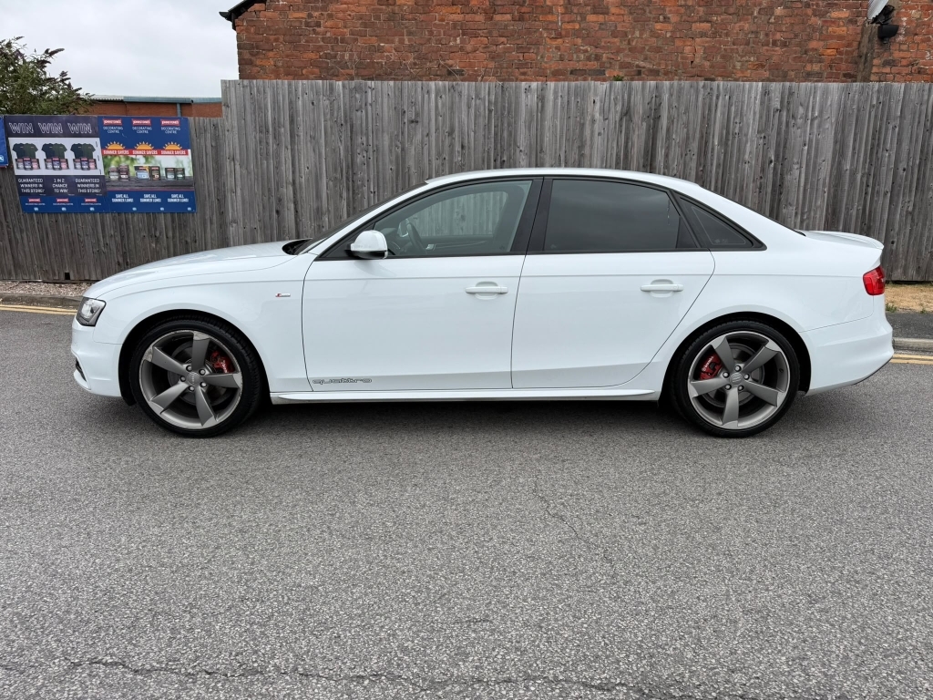 Audi A4 2.0 Tdi Quattro Black Edition White #4