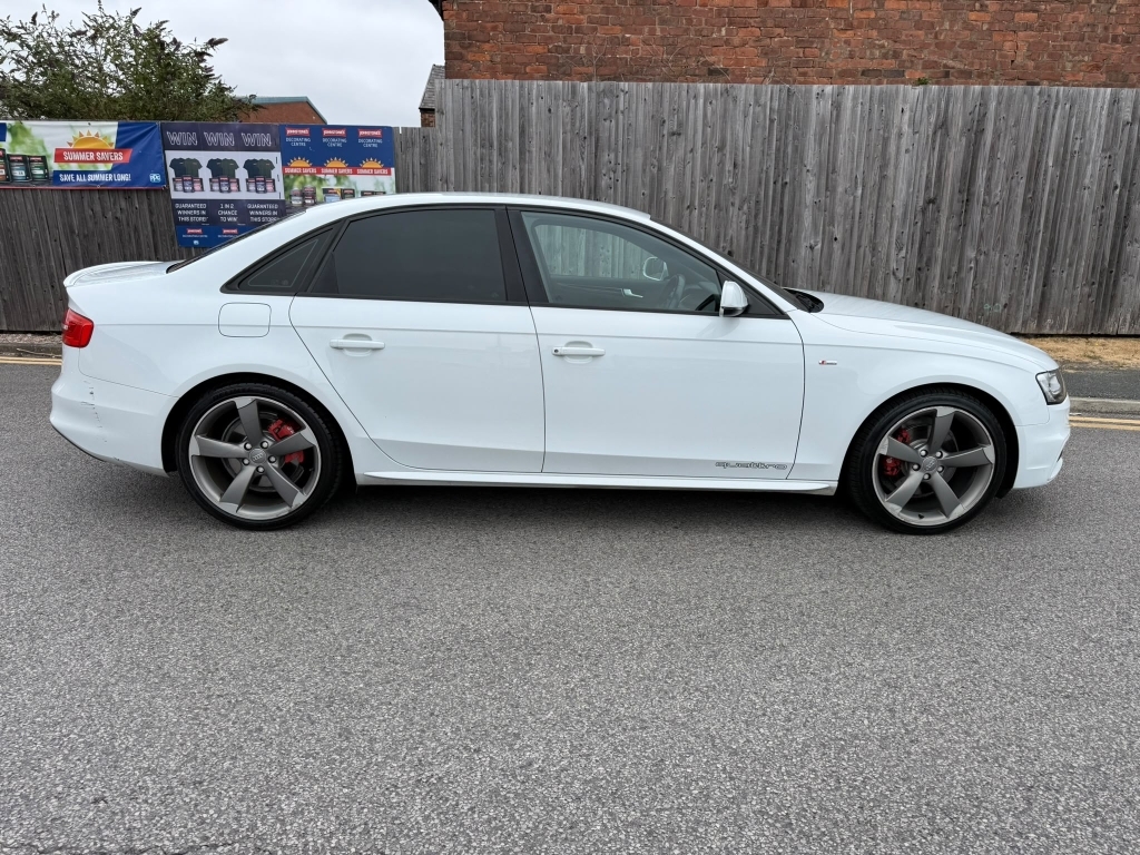 Audi A4 2.0 Tdi Quattro Black Edition White #5