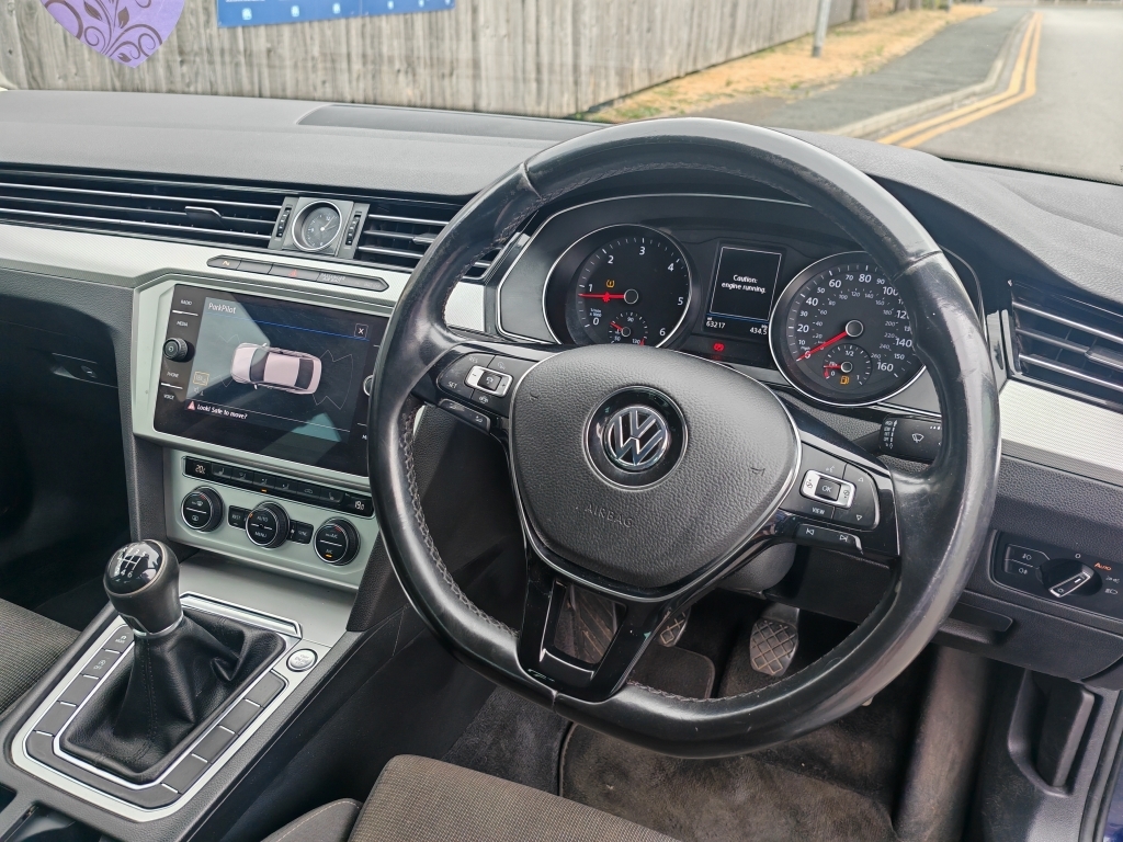 Volkswagen Passat Passat R Line Tdi Bluemotion Technology S-a Black #11