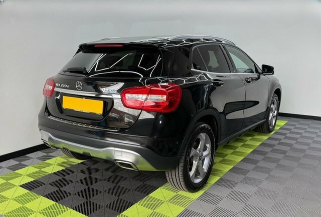 Mercedes-Benz GLA Class 2.1 Gla220d Sport Executive DF19UWU Black #2