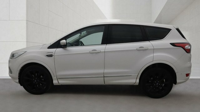 Ford Kuga 2.0 Tdci Vignale Suv EK68JJO White #3