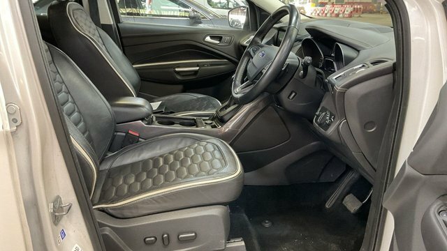 Ford Kuga 2.0 Tdci Vignale Suv EK68JJO White #5