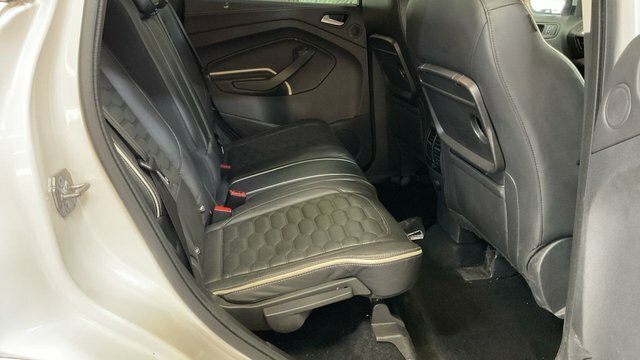 Ford Kuga 2.0 Tdci Vignale Suv EK68JJO White #4