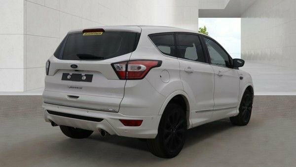 Ford Kuga 2.0 Tdci Vignale Suv EK68JJO White #2