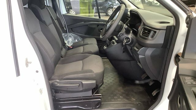 Renault Trafic 2.0 Dci Blue Sl30 HN73RTX White #4