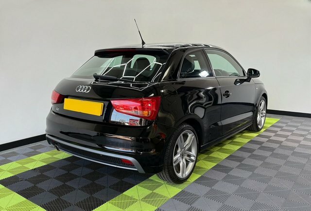 Audi A1 S Line Black #2