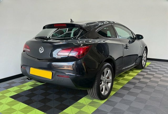 Vauxhall Astra GTC 2.0 Cdti Sport Coupe Black #2