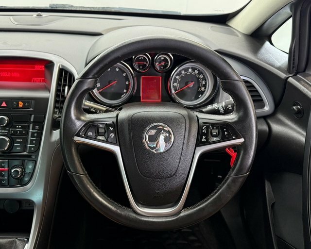 Vauxhall Astra GTC Sri Cdti Ss White #7