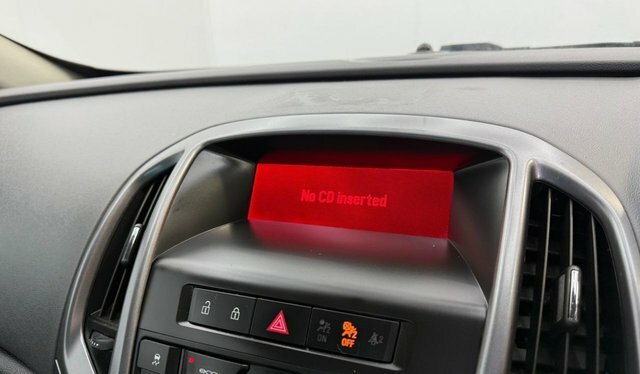Vauxhall Astra GTC Sri Cdti Ss White #16