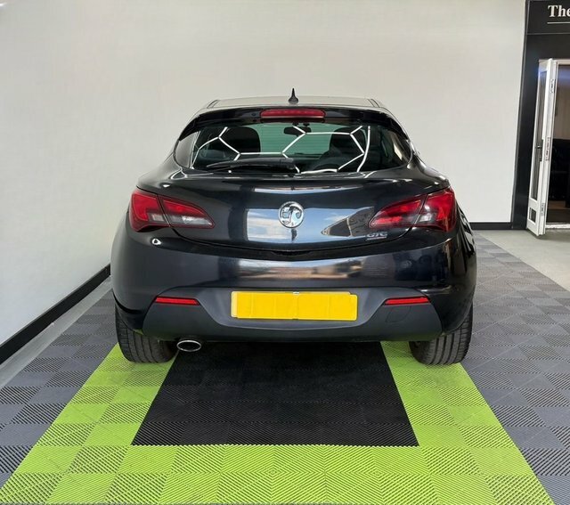 Vauxhall Astra GTC 2.0 Cdti Sport Coupe Black #4
