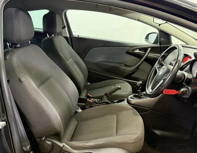 Vauxhall Astra GTC Sri Cdti Ss White #10