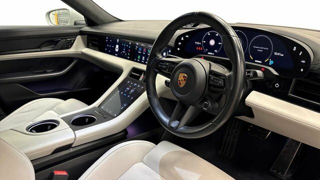 Porsche Taycan Performance Plus 93.4Kwh Turbo Grey #4