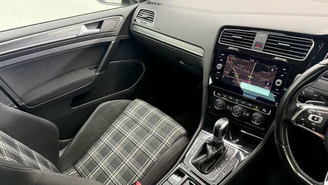 Volkswagen Golf 1.5 Tsi Evo 150 Gt Dsg White #13