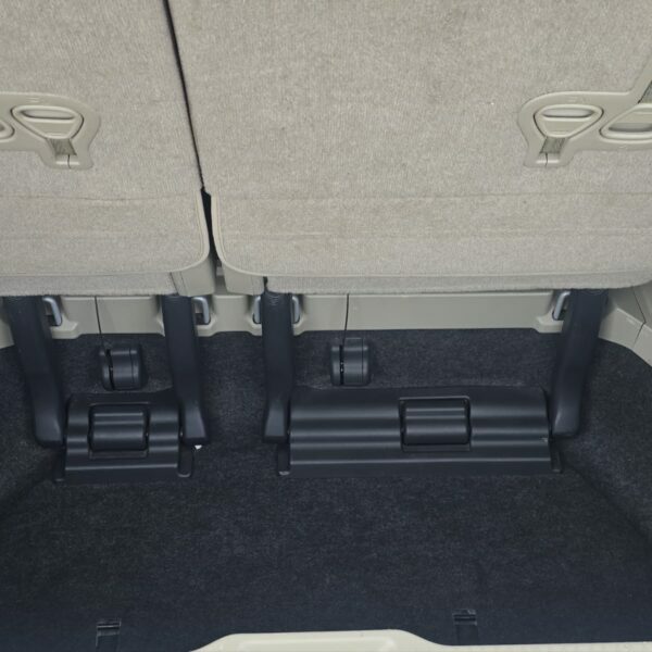 Toyota Estima Mpv 2009-59 #21