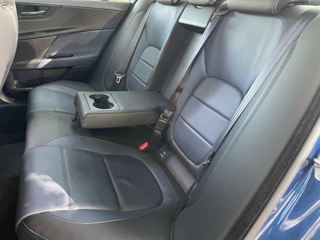 Jaguar XE Prestige Blue #20