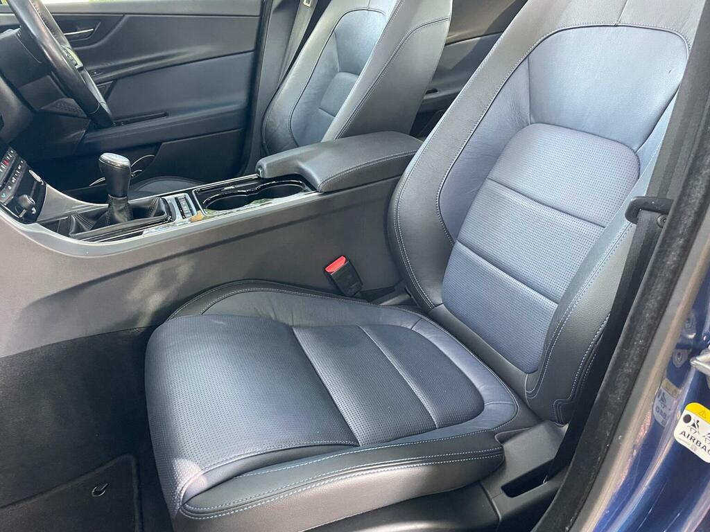 Jaguar XE Prestige Blue #24