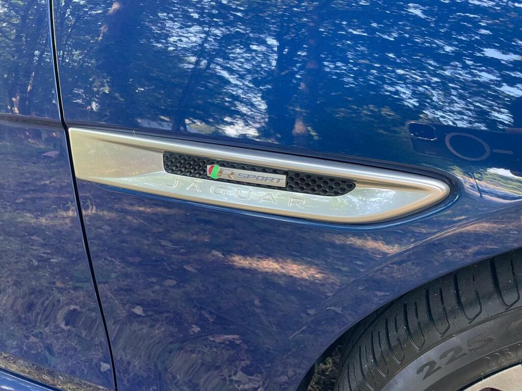 Jaguar XE Prestige Blue #39