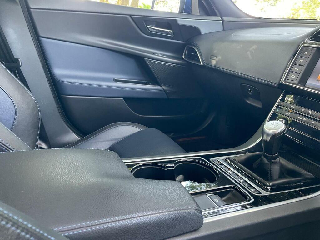 Jaguar XE Prestige Blue #26