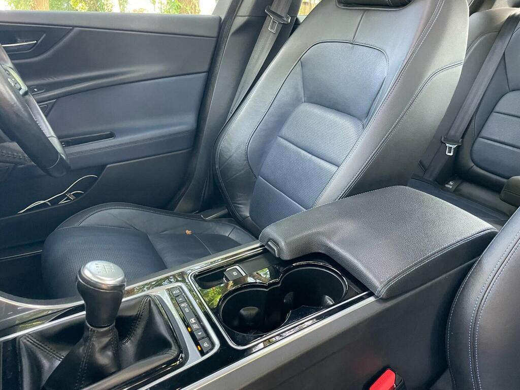 Jaguar XE Prestige Blue #23