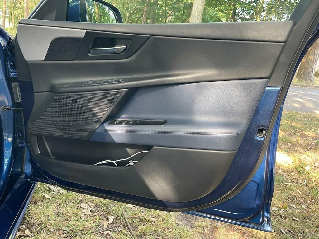 Jaguar XE Prestige Blue #29