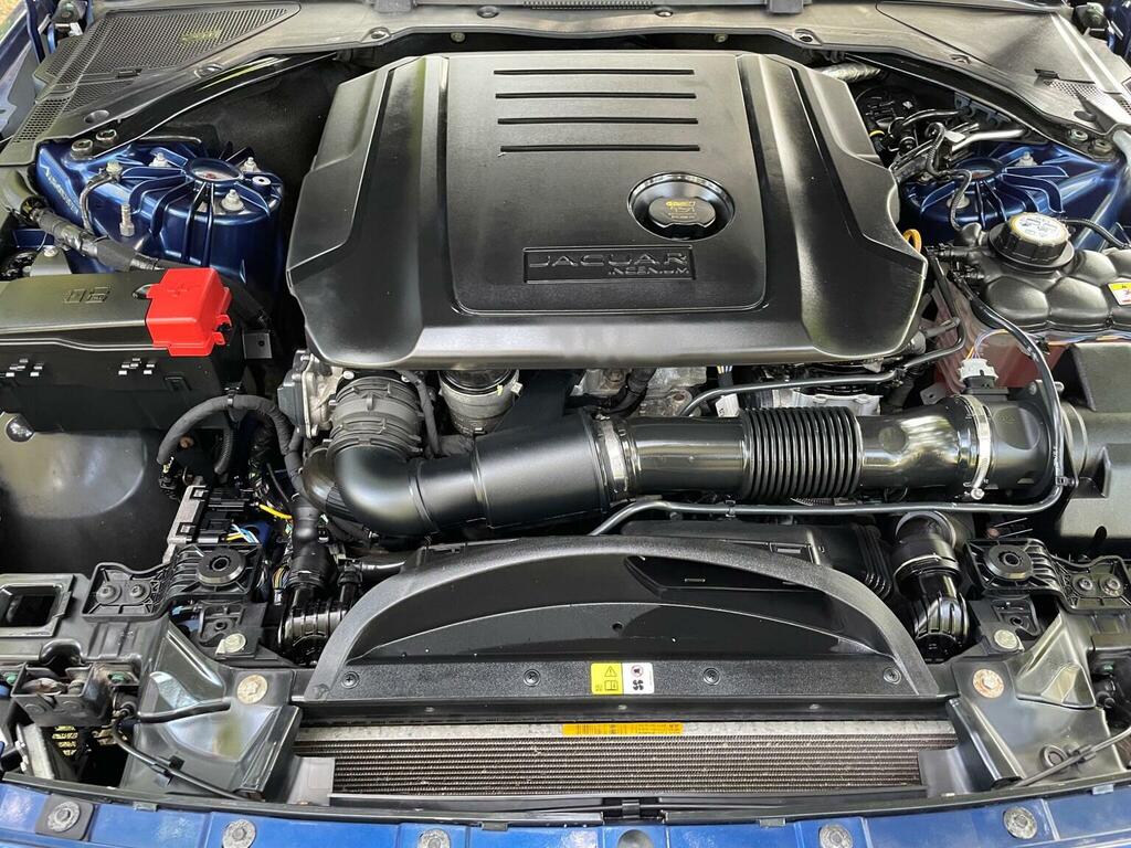 Jaguar XE Prestige Blue #46
