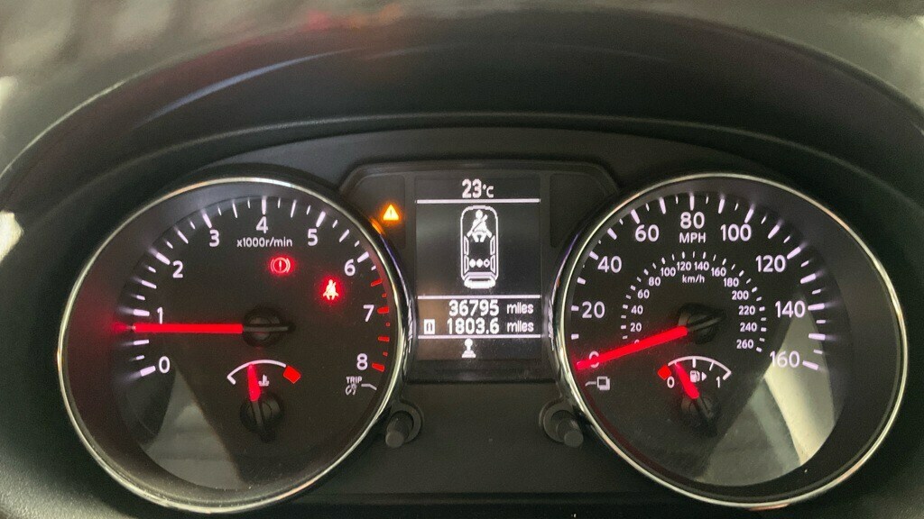 Nissan Qashqai 1.6L Tekna White #12