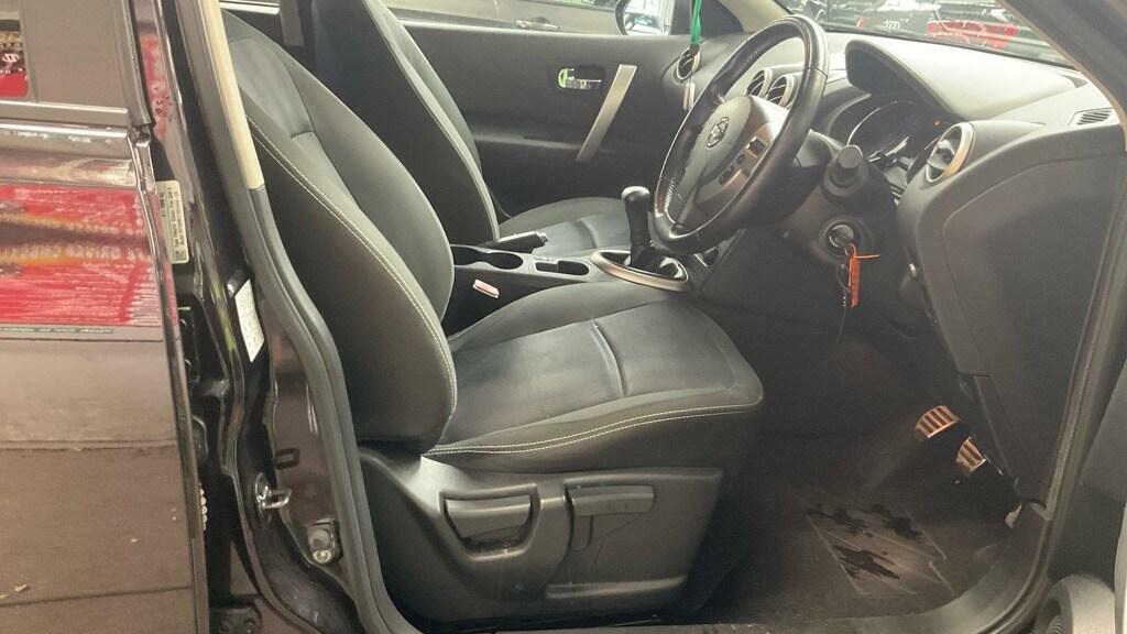 Nissan Qashqai 1.6L Tekna White #11