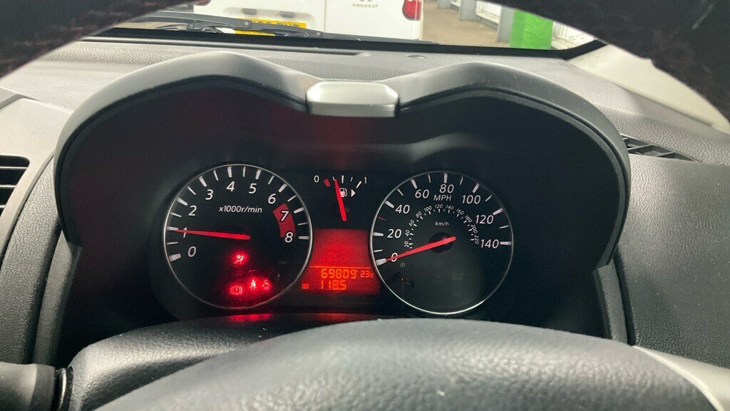 Nissan Note 2010 Nissan Notenbsp1.6 16V Tekna Euro 5 Red #12
