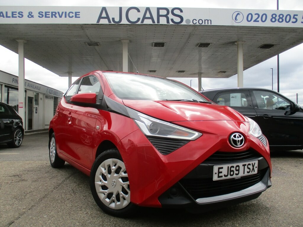 Toyota Aygo 1.0 Vvt-i X-play X-shift Red
