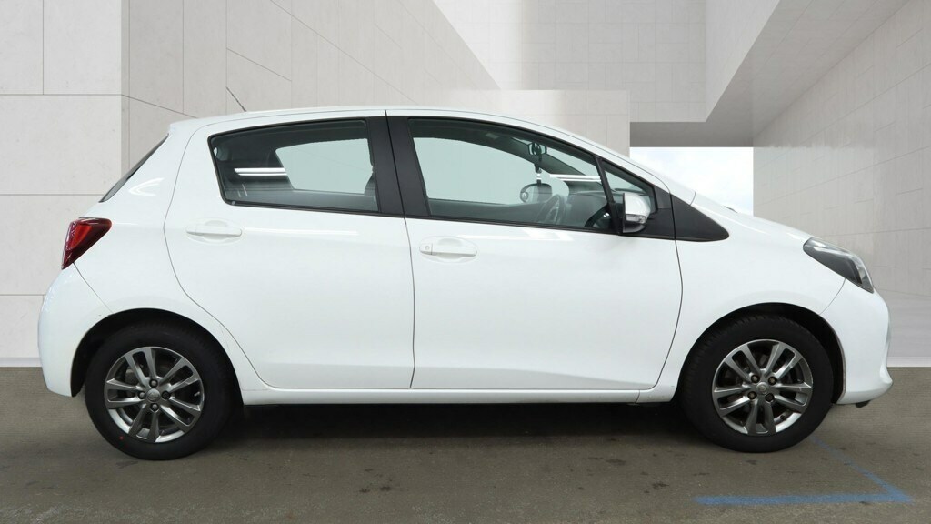Toyota Yaris 1.33 Vvt-i Icon White #5