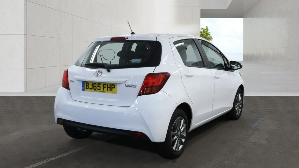 Toyota Yaris 1.33 Vvt-i Icon White #4