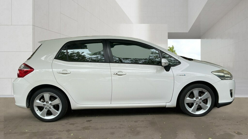 Toyota Auris 1.8 Vvti Hybrid T Spirit Cvt White #5
