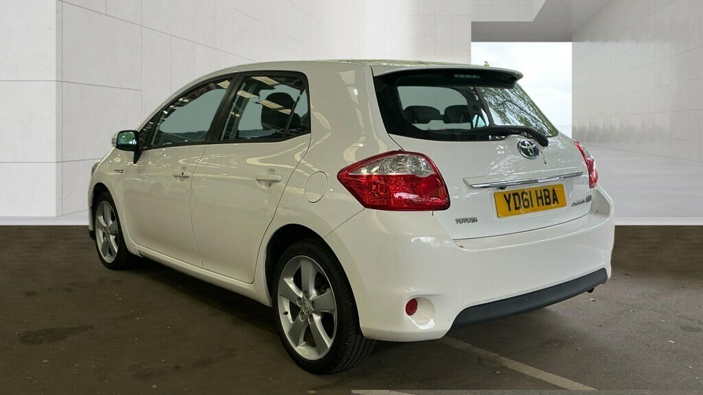 Toyota Auris 1.8 Vvti Hybrid T Spirit Cvt White #3