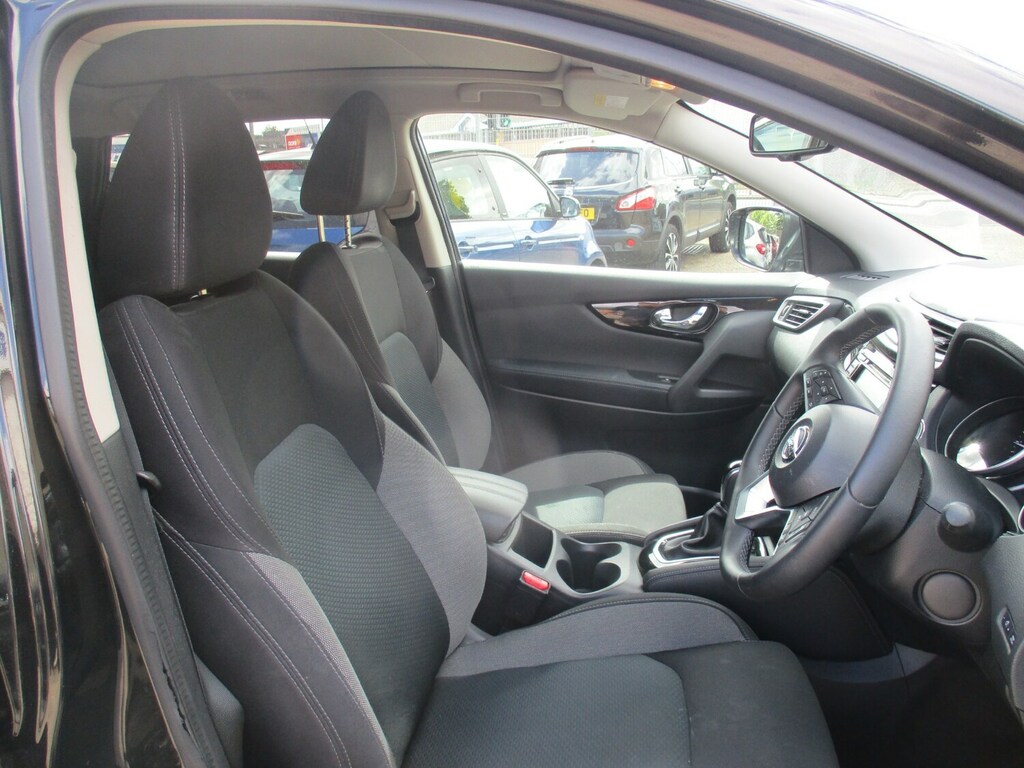 Nissan Qashqai 1.3 Dig-t 160 157 N-connecta Dct Glass Roof EP21FPZ Black #5