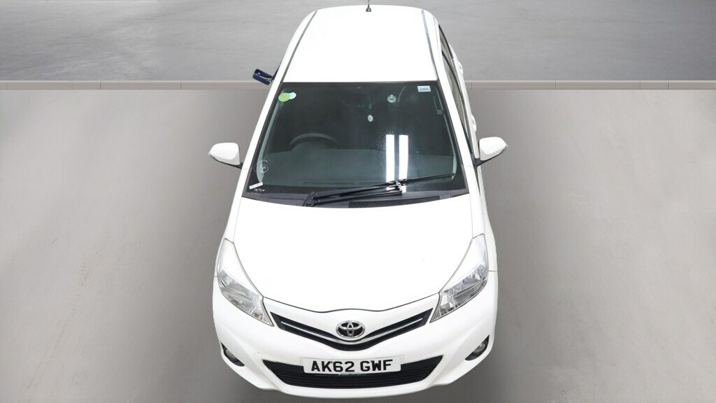 Toyota Yaris Sr Red #7