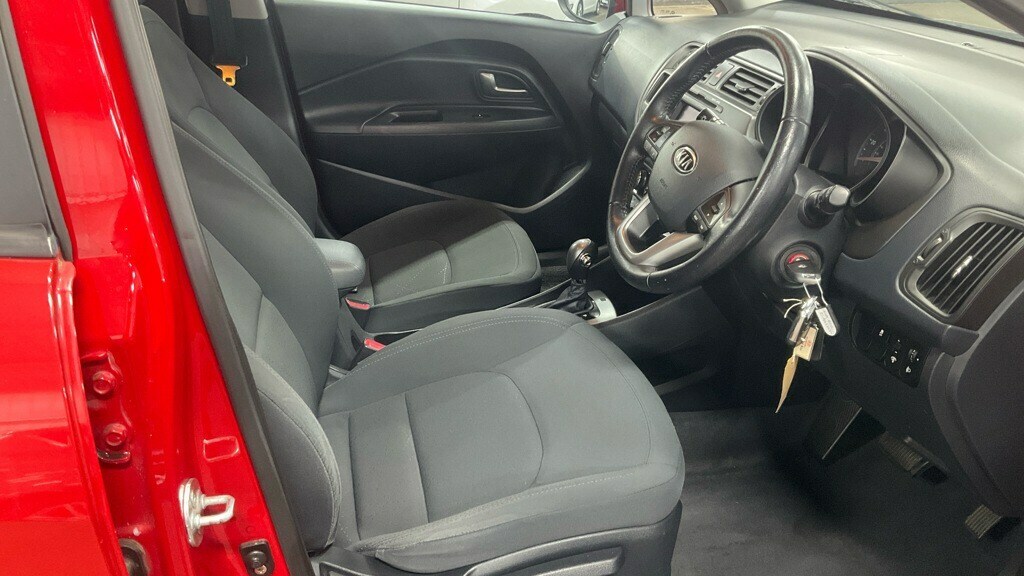 Kia RIO Domino 5-Door Black #11