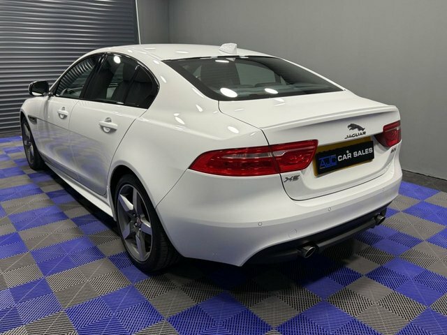 Jaguar XE 2018 2.0I Gpf R-sport Saloon Euro White #5