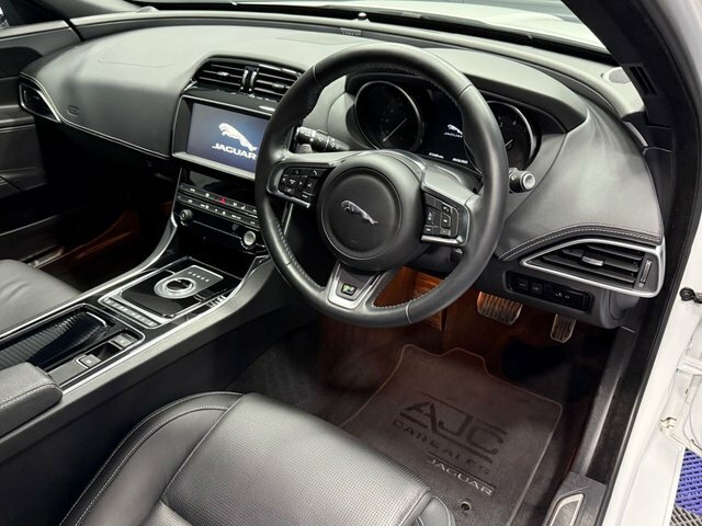 Jaguar XE 2.0 I4 250Ps R-sport Awd Blue #19